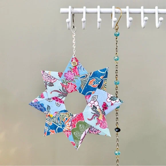 Origami Ornament #S06 - Small Star - Picture 4 of 5